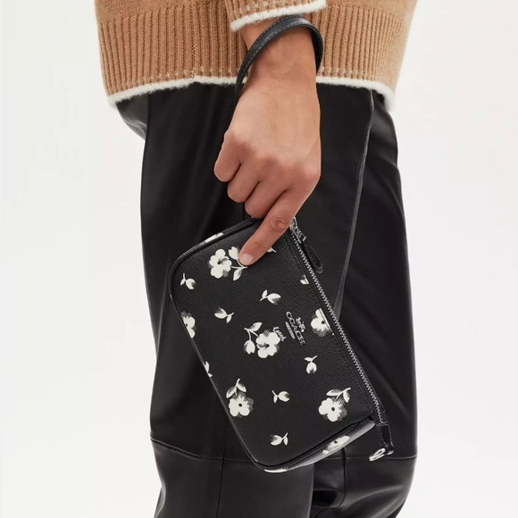 New! Black|White Spring 2024 Collections, Nolita 19 with Floral Print - Picture 6 of 6